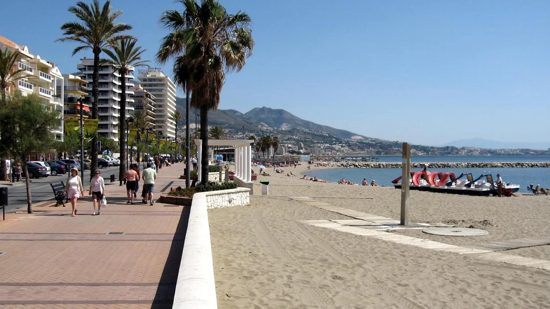 Los Boliches Beach Apartment By Ghr Rentals Fuengirola
